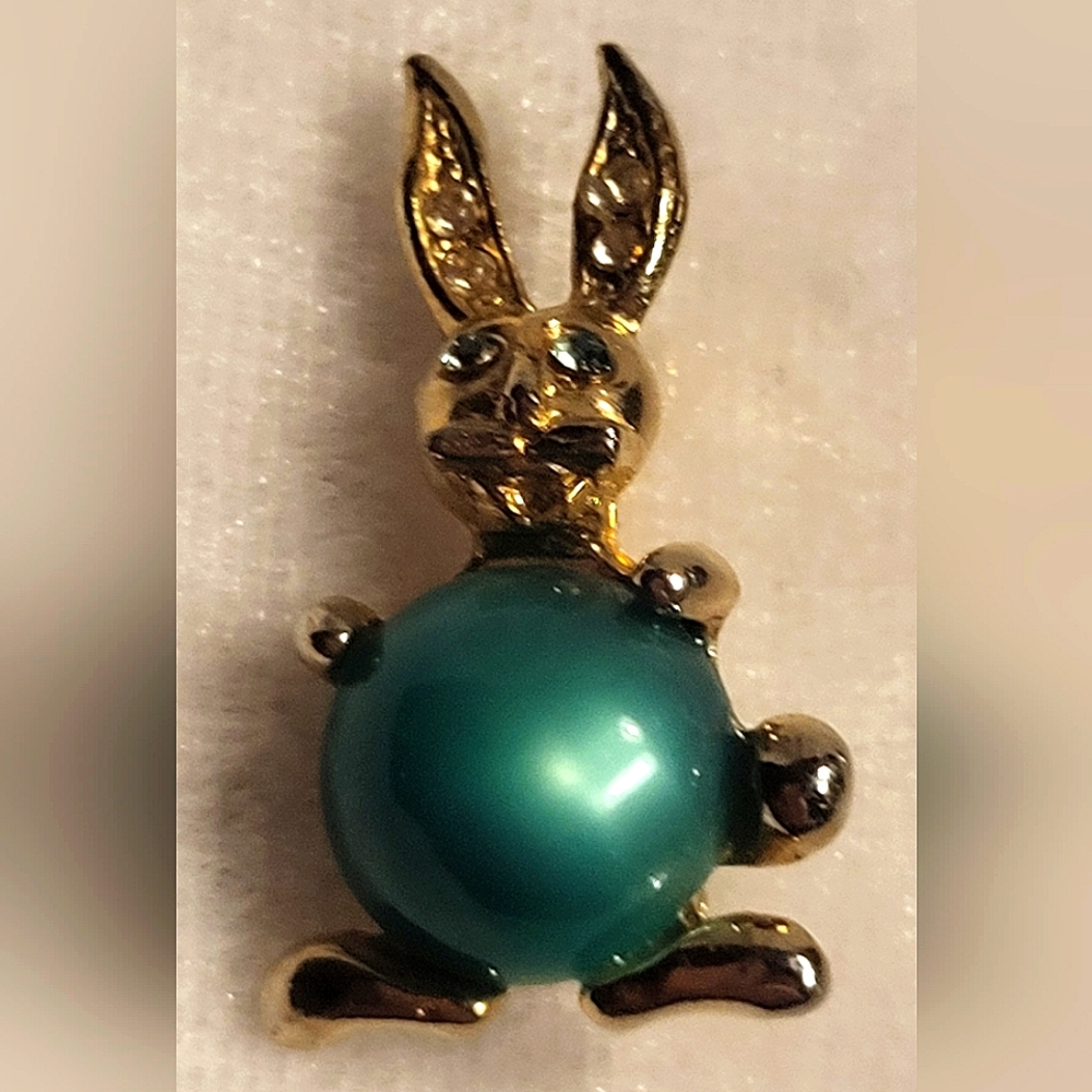 Vintage Green Jelly Belly Rabbit Goldtone Brooch /Pin